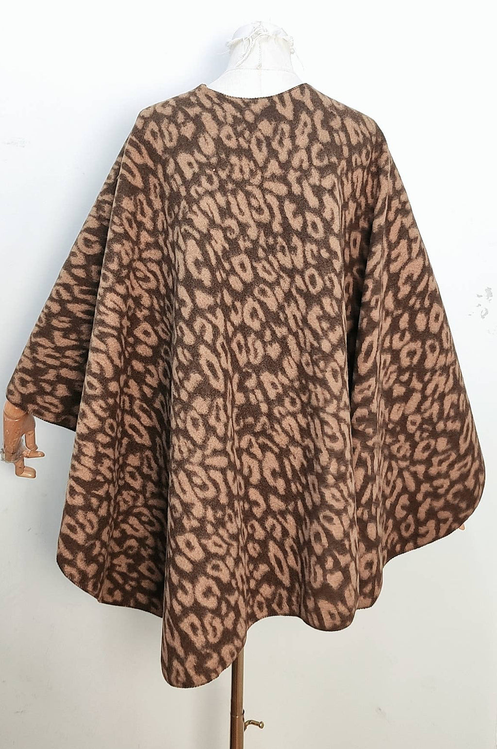 Woll Poncho Leo