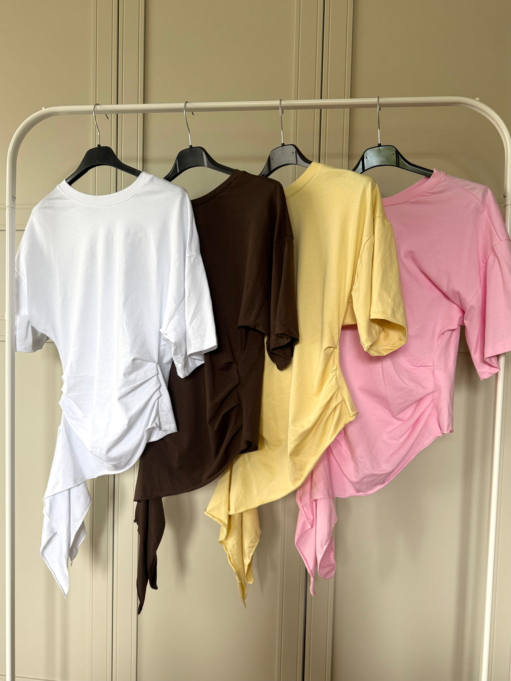 Asymmetrisches t-Shirt Braun