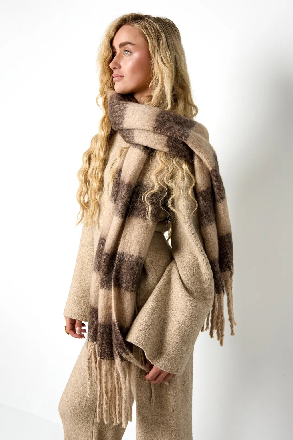 Schal beige mit Streifen